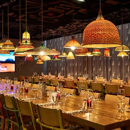 Otel Mama Shelter Centre 3*