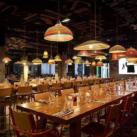 Otel Mama Shelter Centre 3*