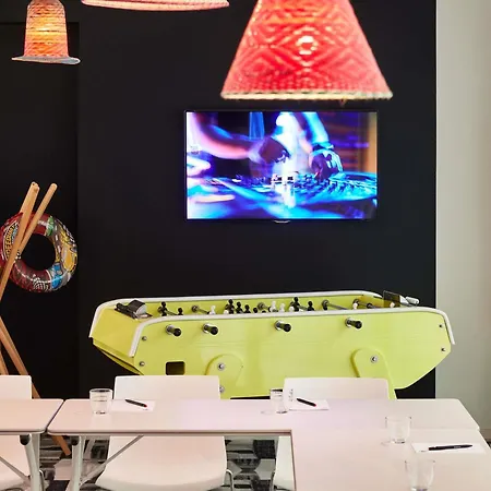 Mama Shelter Centre 3*