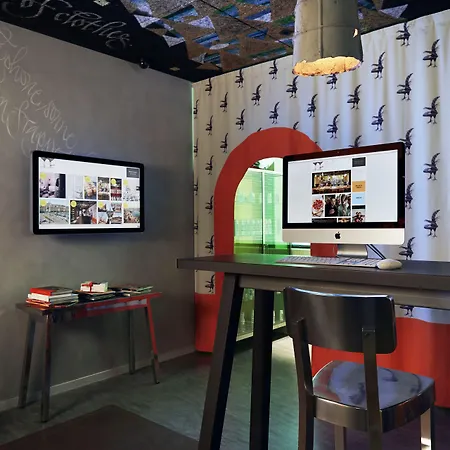 Mama Shelter Centre Szálloda 3*