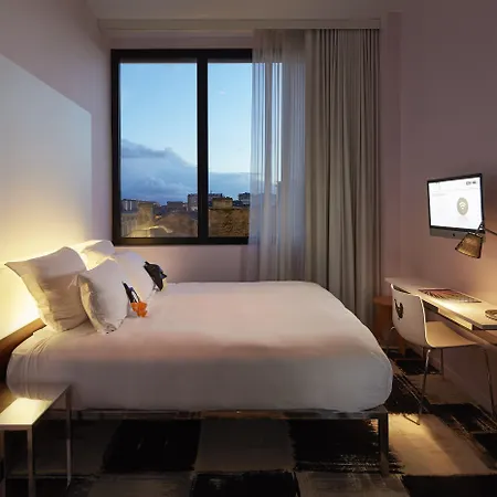 Отель Mama Shelter