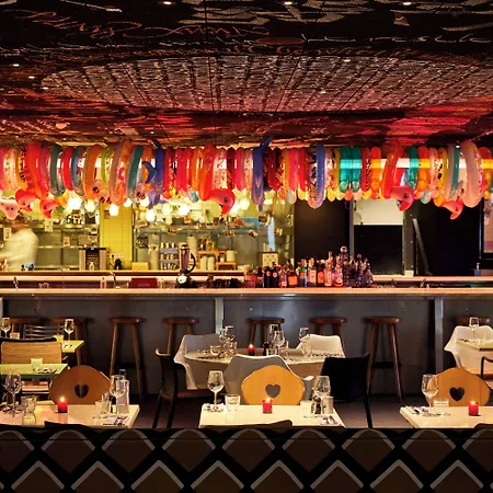 Отель Mama Shelter