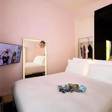 Hotel Mama Shelter Centre 3*