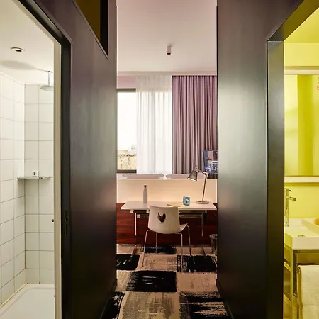 Mama Shelter Centre 3*