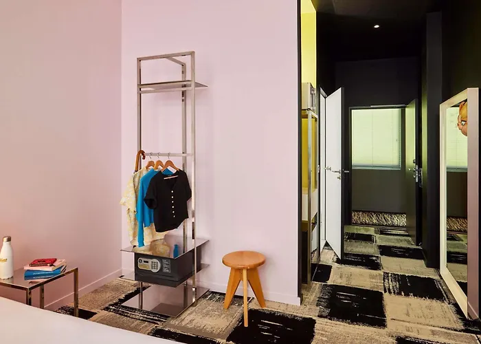 Hotel Mama Shelter Centre 3*