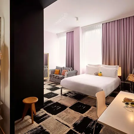 Hotel Mama Shelter Centre 3*